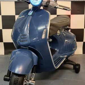 Scooter Vespa 946 kinderscooter 12 volt blauw