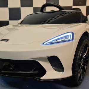 Accu kinderauto 12V McLaren 620 GT met afstandsbediening wit