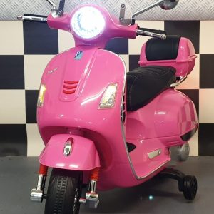 Vespa kinderscooter Roze 12 volt met windscherm